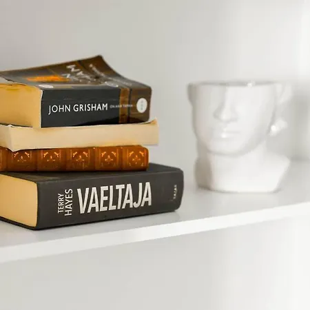 Airy And Bright One-bedroom * Helsinki