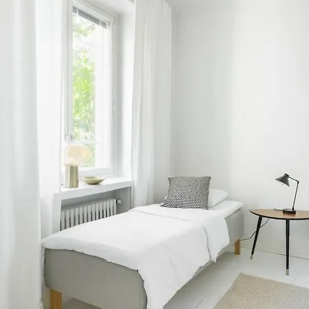 Airy And Bright One-bedroom Διαμέρισμα